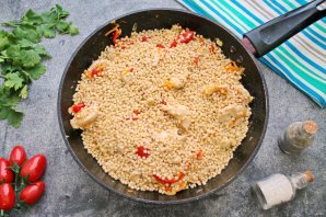 Птитим с курицей и овощами Птитим с курицей и овощами