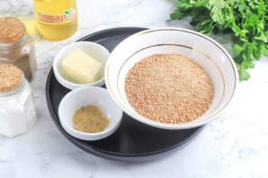 Пшеничная каша на воде в кастрюле Пшеничная каша на воде в кастрюле