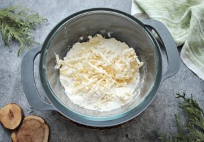 Пирожное "Корзиночки" с вареной сгущенкой и орехами Пирожное "Корзиночки" с вареной сгущенкой и орехами