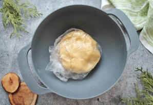 Пирожное "Корзиночки" с вареной сгущенкой и орехами Пирожное "Корзиночки" с вареной сгущенкой и орехами