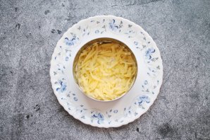 Салат "Лисья шуба" с красной рыбой Салат "Лисья шуба" с красной рыбой