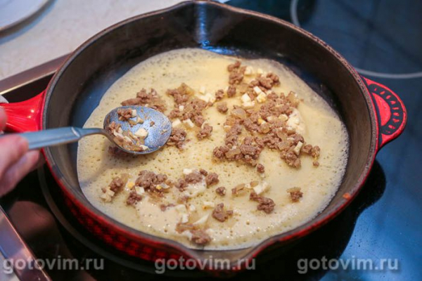 Блины с припеком из фарша с яйцом