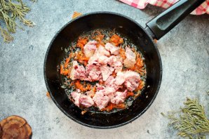 Кукурузная каша с тушенкой Кукурузная каша с тушенкой