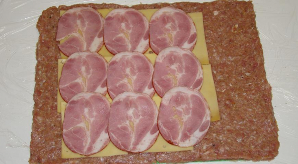 Мясной рулет Праздничный из фарша с беконом, пошаговый рецепт с фото от автора Наталья Мясной рулет Праздничный из фарша с беконом, пошаговый рецепт с фото от автора Наталья