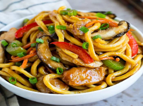 
Рецепт лапши с курицей и овощами в домашних условиях	