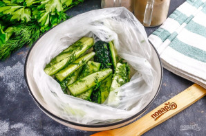 Малосольные огурцы в пакете Малосольные огурцы в пакете