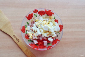 Салат с яйцом и ветчиной Салат с яйцом и ветчиной