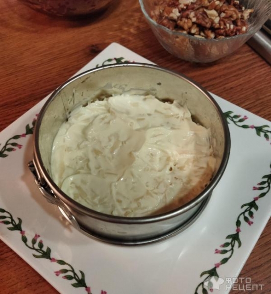 Рецепт: Салат из свеклы с орехами - витаминный слоеный салат с сыром, зеленым луком Рецепт: Салат из свеклы с орехами - витаминный слоеный салат с сыром, зеленым луком