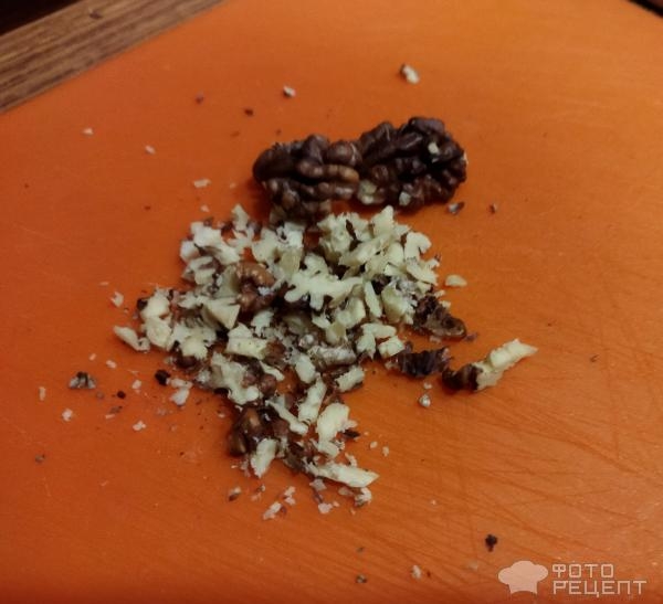 Рецепт: Салат из свеклы с орехами - витаминный слоеный салат с сыром, зеленым луком Рецепт: Салат из свеклы с орехами - витаминный слоеный салат с сыром, зеленым луком