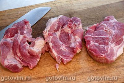 Отбивная из свинины с грибами, запеченная в тесте Отбивная из свинины с грибами, запеченная в тесте