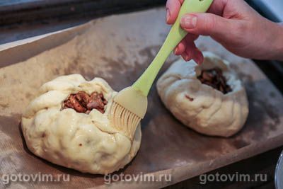 Отбивная из свинины с грибами, запеченная в тесте Отбивная из свинины с грибами, запеченная в тесте