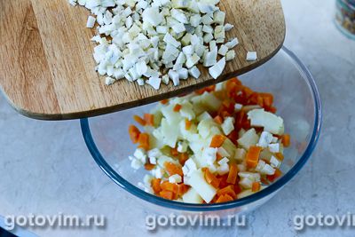 Салат оливье с кальмарами