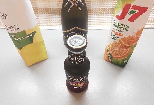 Фруктовый коктейль с шампанским Фруктовый коктейль с шампанским