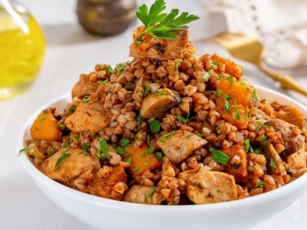 Курица с гречкой в сковороде — рецепт приготовления в домашних условиях
Курица с гречкой в сковороде — рецепт приготовления в домашних условиях