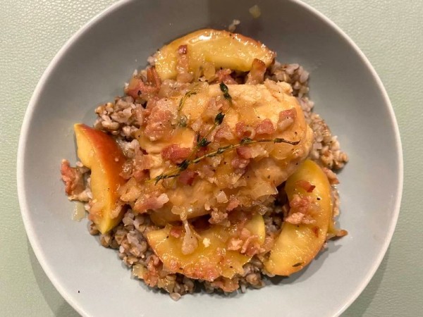 Курица с гречкой в сковороде — рецепт приготовления в домашних условиях
Курица с гречкой в сковороде — рецепт приготовления в домашних условиях