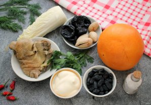 Салат с курицей в грейпфруте Салат с курицей в грейпфруте