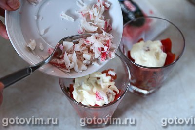 Слоеный салат из помидоров с крабовым мясом VIČI «Снежный краб» Слоеный салат из помидоров с крабовым мясом VIČI «Снежный краб»