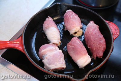 Свиные рулетики с вялеными томатами и моцареллой Свиные рулетики с вялеными томатами и моцареллой