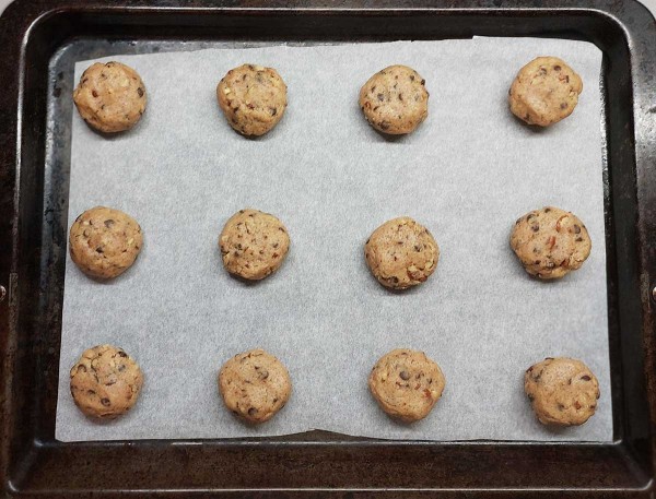 Печенье с шоколадом, орехами и солью Печенье с шоколадом, орехами и солью