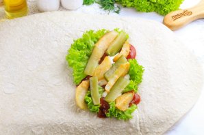 Шаурма с салатом "Айсберг" и курицей Шаурма с салатом "Айсберг" и курицей