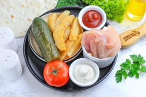 Шаурма с салатом "Айсберг" и курицей Шаурма с салатом "Айсберг" и курицей