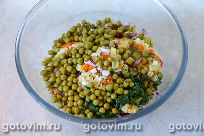 Оливье с копченым кальмаром