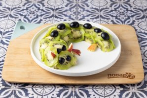 Фруктовый салат "Дракончик" Фруктовый салат "Дракончик"