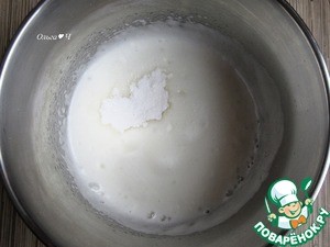 Белковый бисквитный рулет с хурмой