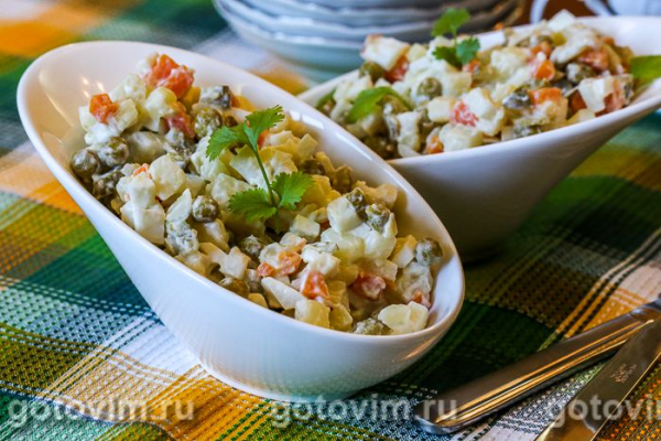 Салат оливье с кальмарами