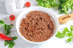 Постная гречневая каша с черносливом Постная гречневая каша с черносливом