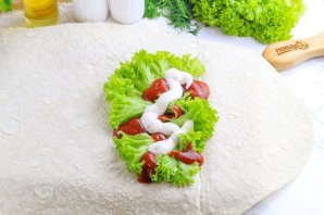 Шаурма с салатом "Айсберг" и курицей Шаурма с салатом "Айсберг" и курицей