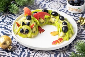 Фруктовый салат "Дракончик" Фруктовый салат "Дракончик"