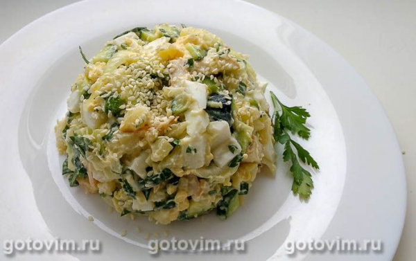 Салат «Гурман» с копченым кальмаром