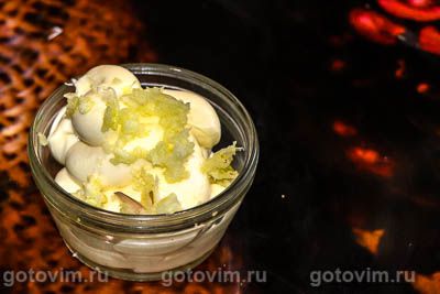 Салат с крабовыми палочками, кукурузой, фасолью и сухариками Салат с крабовыми палочками, кукурузой, фасолью и сухариками