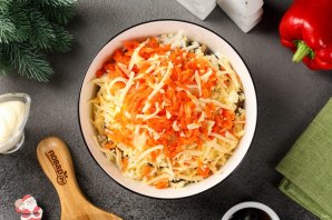 Новогодний салат "Варежка" на год Дракона Новогодний салат "Варежка" на год Дракона