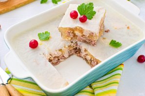 Холодец из рульки и индейки Холодец из рульки и индейки