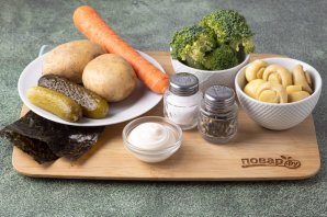 Салат с маринованными шампиньонами на год Дракона Салат с маринованными шампиньонами на год Дракона