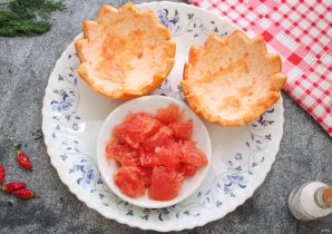 Салат с курицей в грейпфруте Салат с курицей в грейпфруте