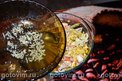 Салат из кальмаров с солеными огурцами Салат из кальмаров с солеными огурцами