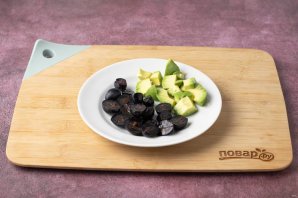 Салат с виноградом и авокадо Салат с виноградом и авокадо