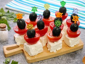 Канапе с маслинами и сыром Канапе с маслинами и сыром