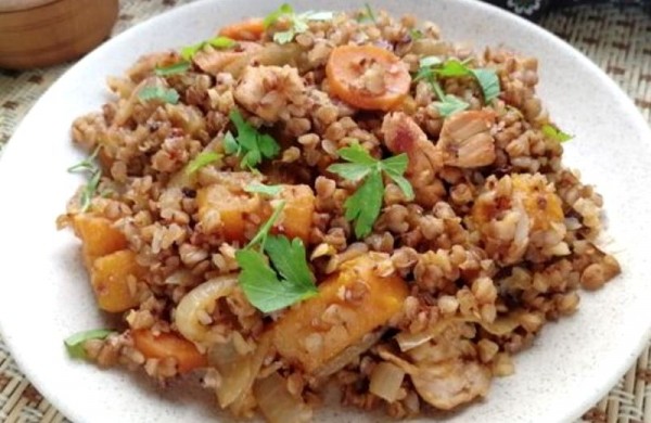 Курица с гречкой в сковороде — рецепт приготовления в домашних условиях
Курица с гречкой в сковороде — рецепт приготовления в домашних условиях