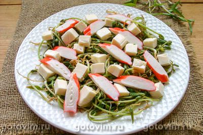 Салат из пророщенного маша с овощами и крабовыми палочками Салат из пророщенного маша с овощами и крабовыми палочками