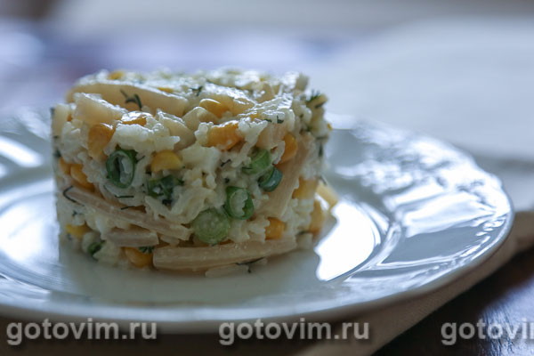 Рисовый салат с кальмарами 
