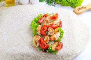 Шаурма с салатом "Айсберг" и курицей Шаурма с салатом "Айсберг" и курицей