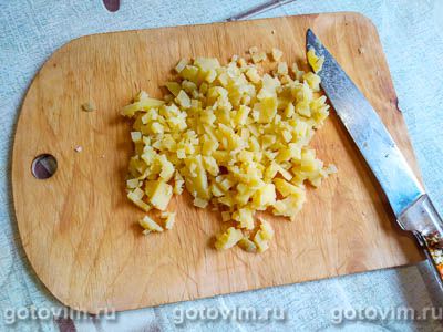 Салат «Варежка» с крабовыми палочками и кукурузой Салат «Варежка» с крабовыми палочками и кукурузой