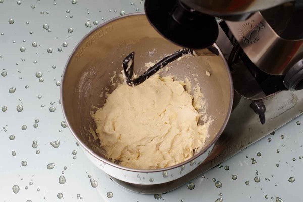 Песочное печенье с джемом и шоколадом Песочное печенье с джемом и шоколадом