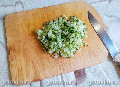 Салат «Варежка» с крабовыми палочками и кукурузой Салат «Варежка» с крабовыми палочками и кукурузой