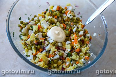 Оливье с копченым кальмаром