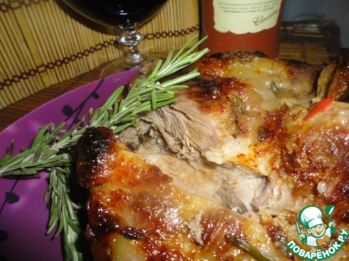 Баранье бедро, запеченное в духовке